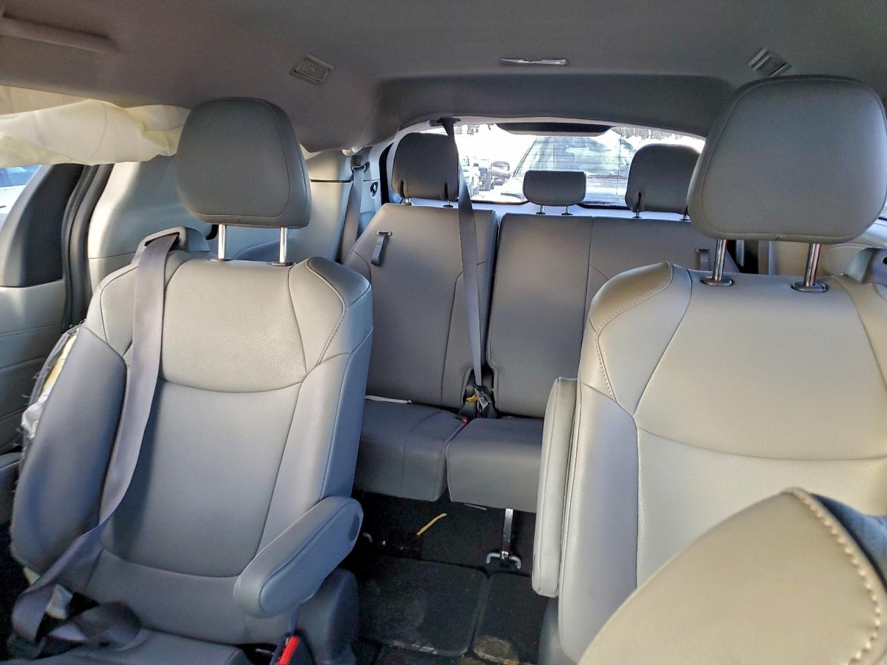 2022 TOYOTA SIENNA XLE 7-PASSENGER photo 10