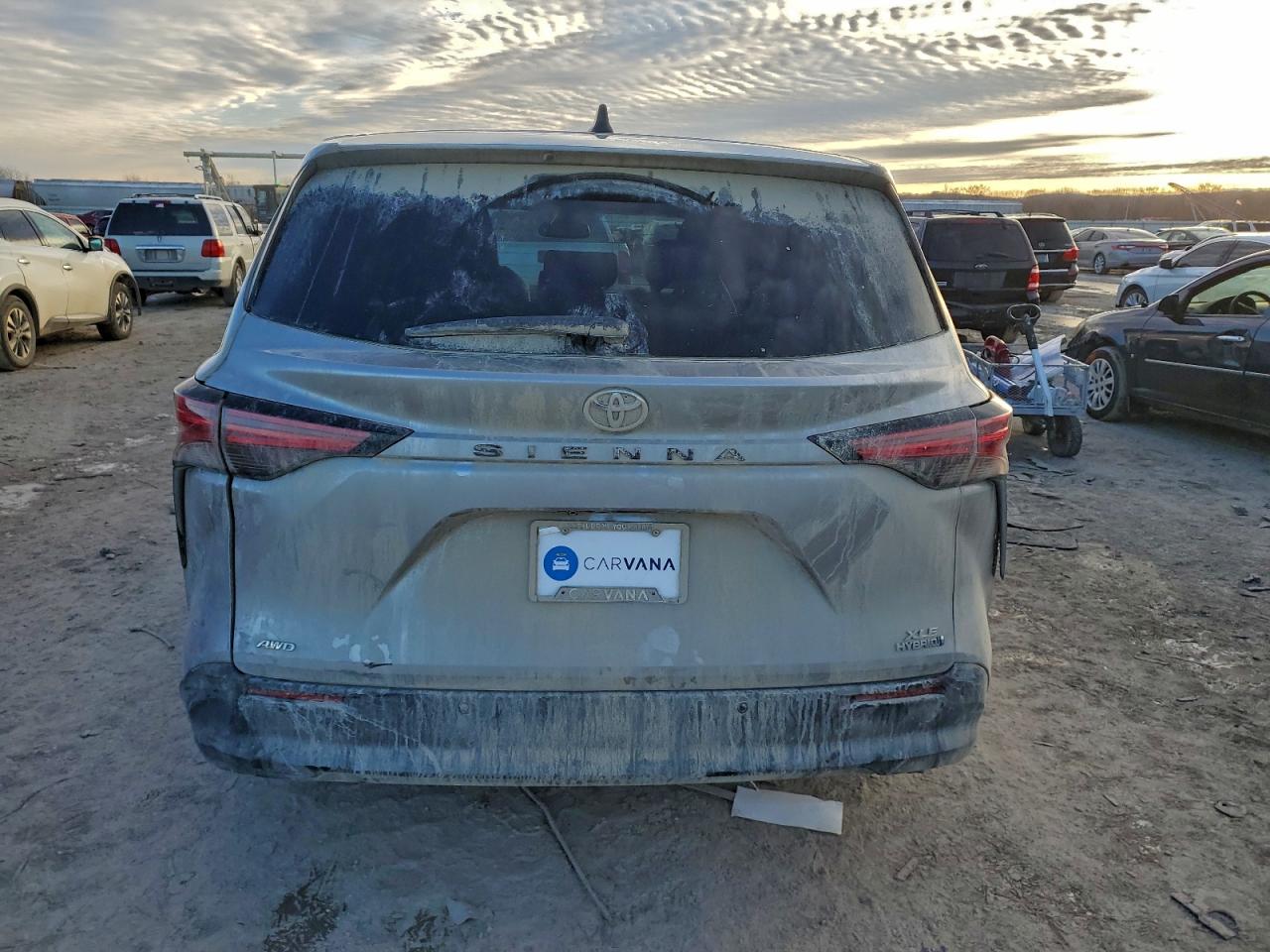 2022 TOYOTA SIENNA XLE 7-PASSENGER photo 6