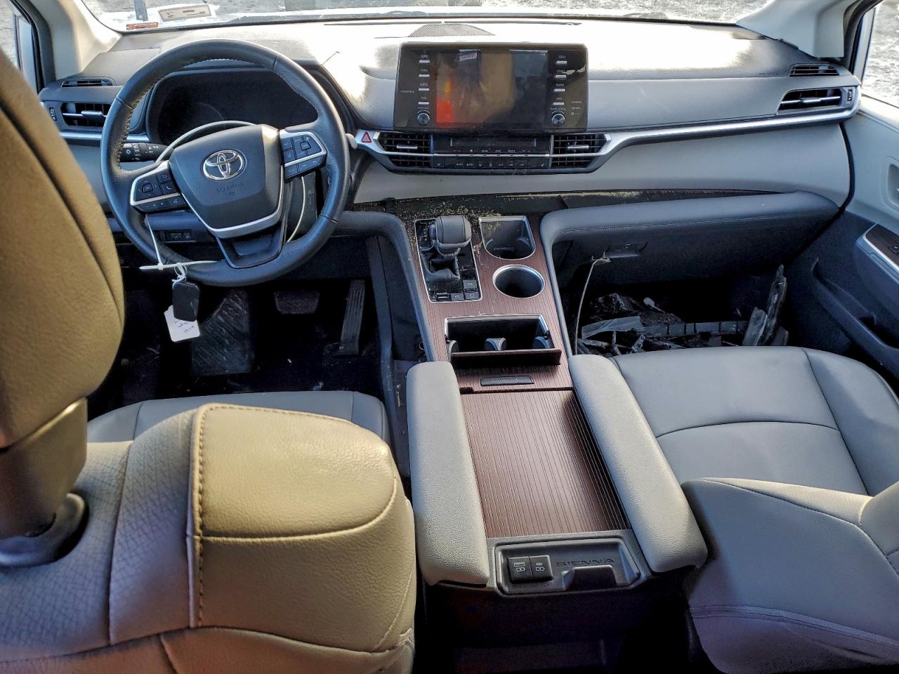 2022 TOYOTA SIENNA XLE 7-PASSENGER photo 8