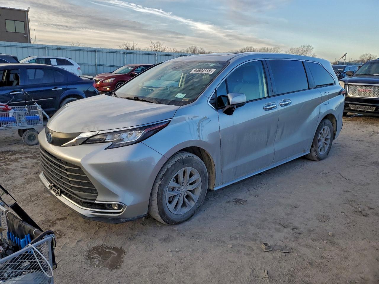 2022 TOYOTA SIENNA