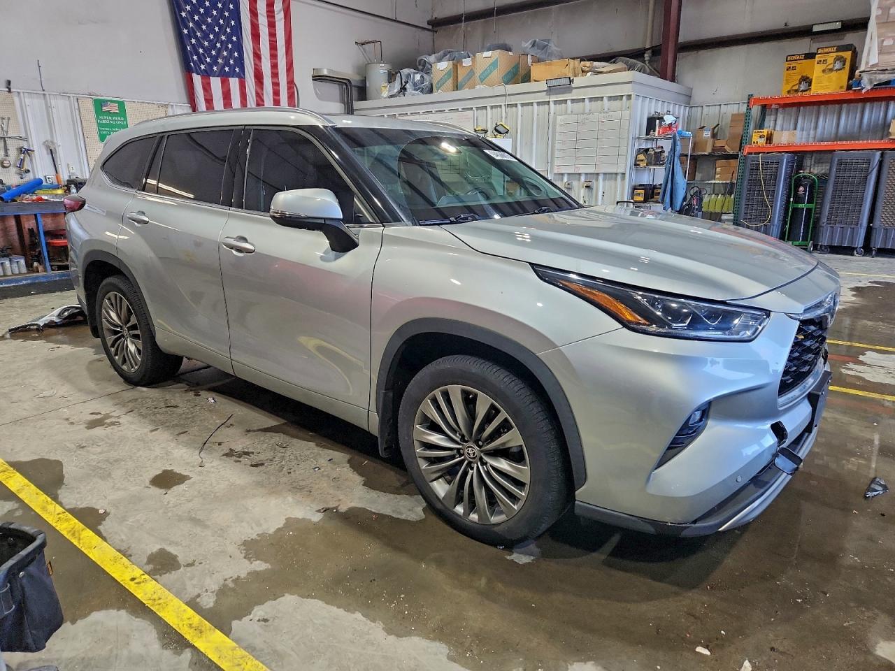 2020 TOYOTA HIGHLANDER PLATINUM photo 4