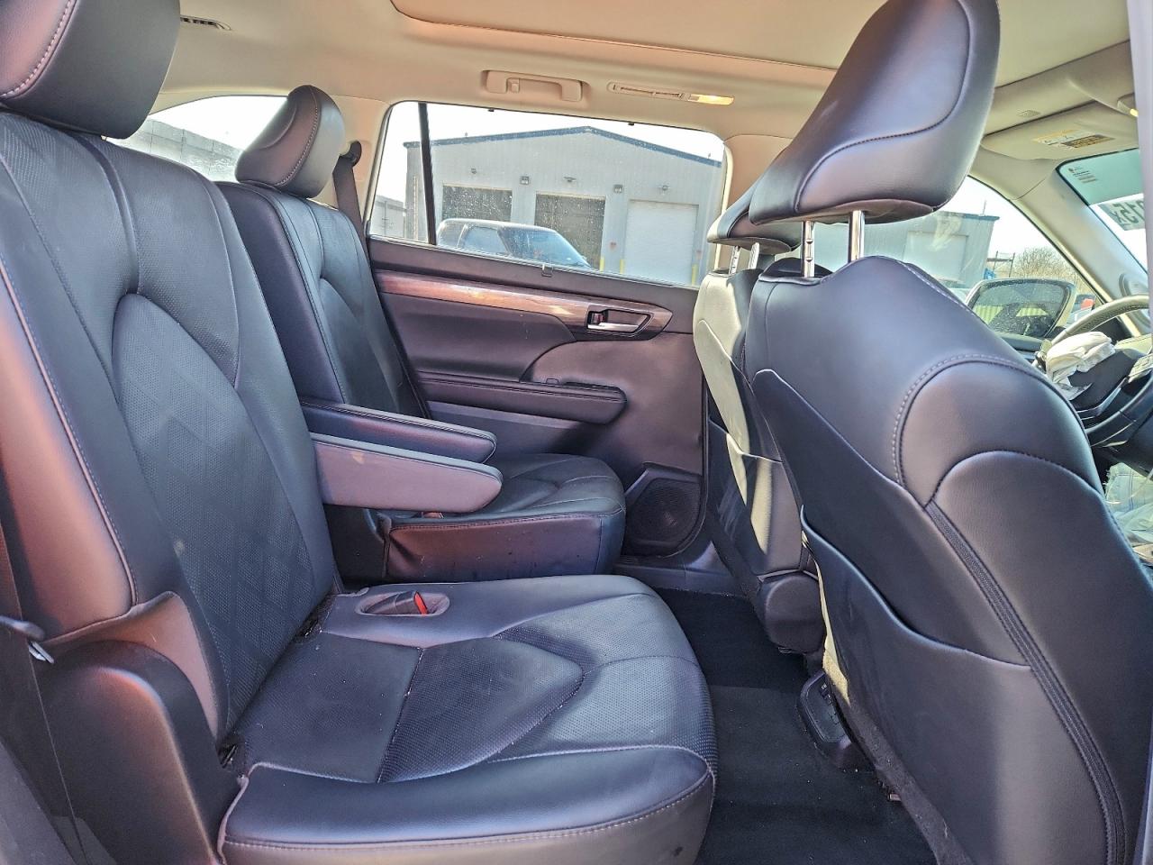 2020 TOYOTA HIGHLANDER PLATINUM photo 11