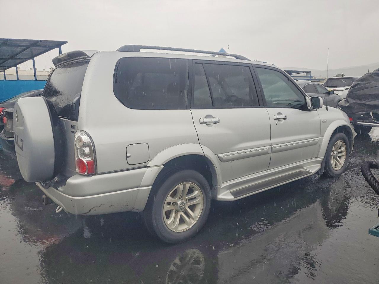 2004 SUZUKI XL7 EX photo 3