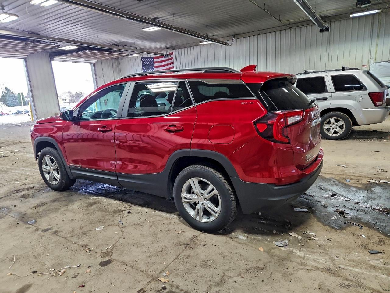 2024 GMC TERRAIN SLE photo 2