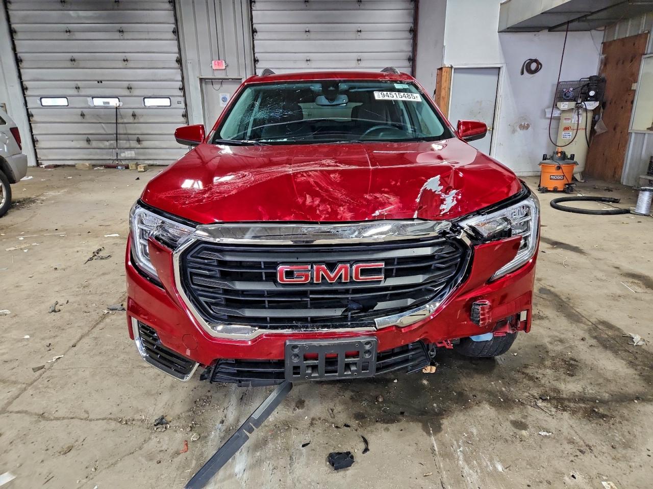 2024 GMC TERRAIN SLE photo 5
