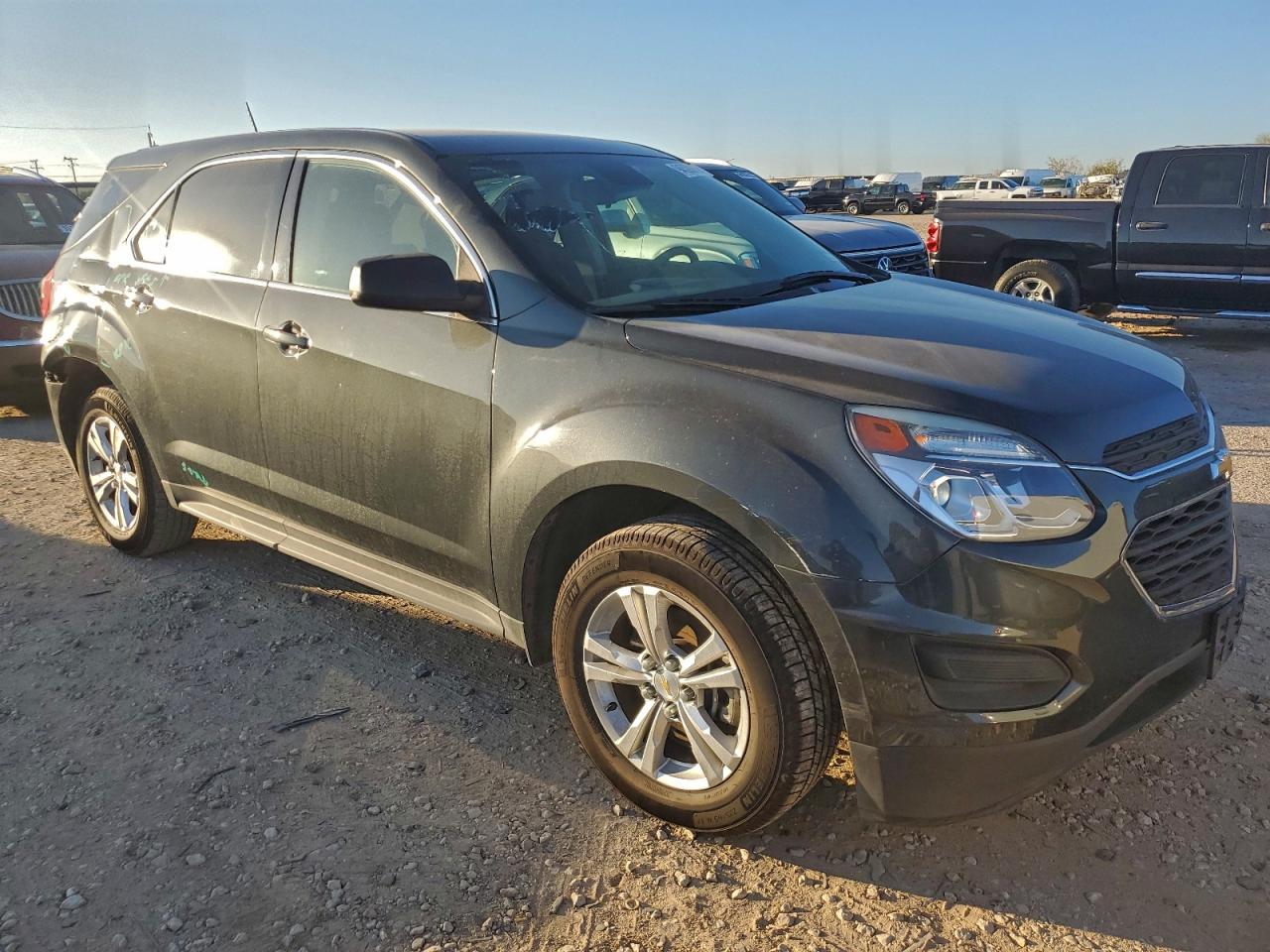 2017 CHEVROLET EQUINOX LS photo 4