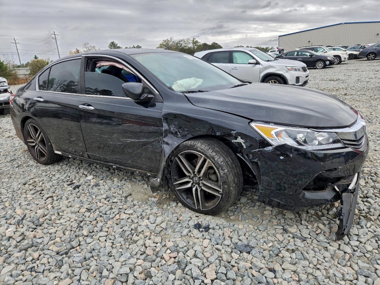 2017 HONDA ACCORD photo 10