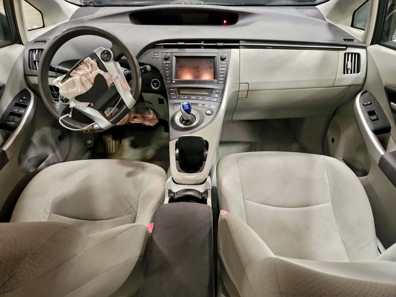 2011 TOYOTA PRIUS THREE photo 8