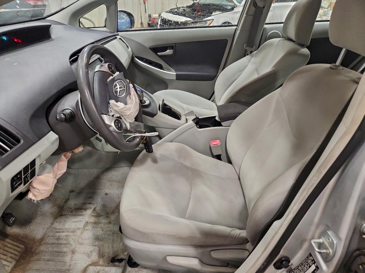 2011 TOYOTA PRIUS THREE photo 7