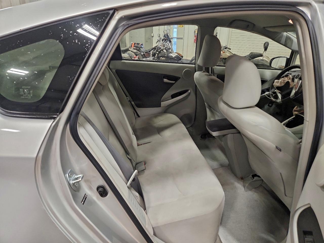 2011 TOYOTA PRIUS THREE photo 10