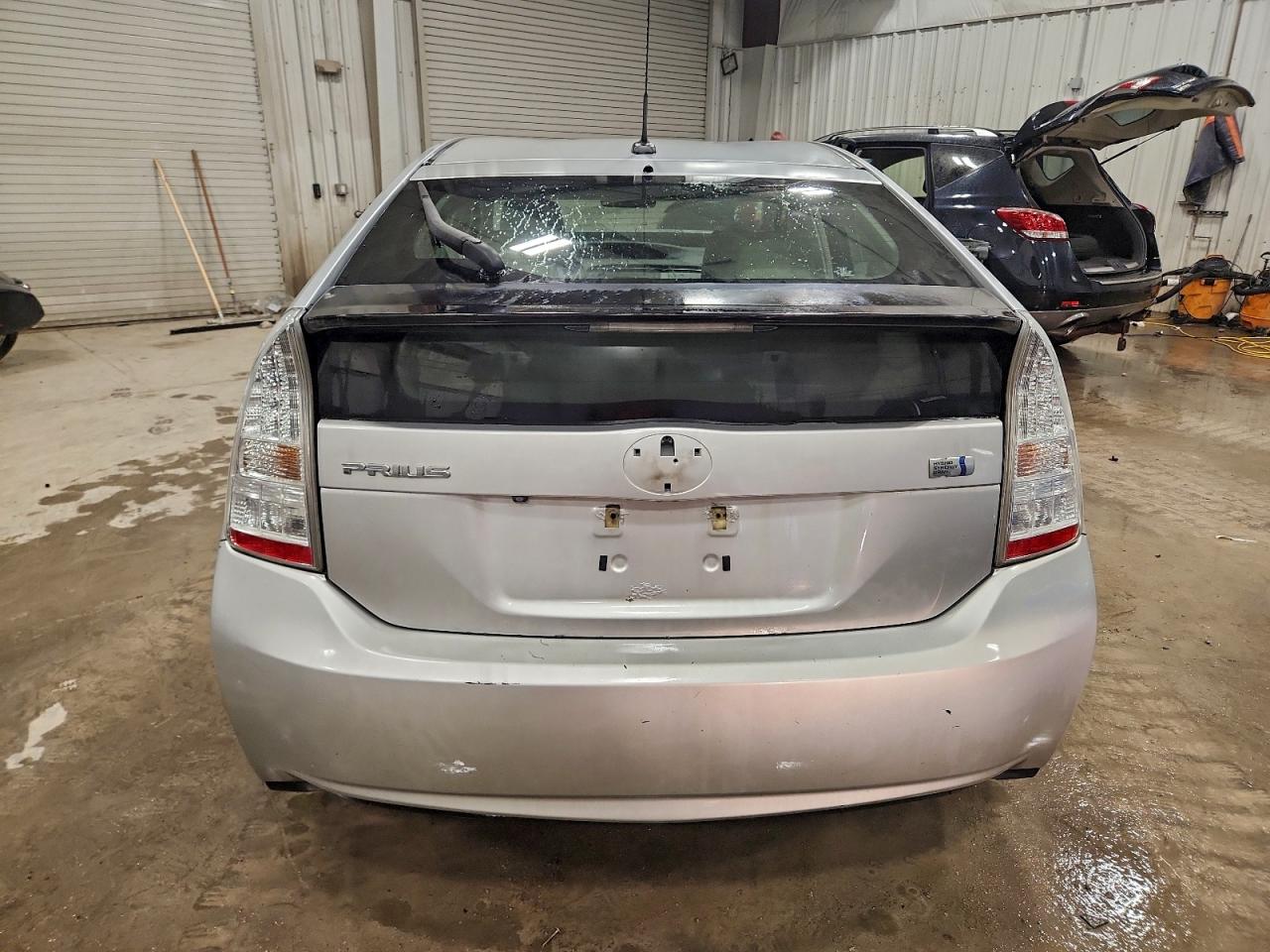 2011 TOYOTA PRIUS THREE photo 6