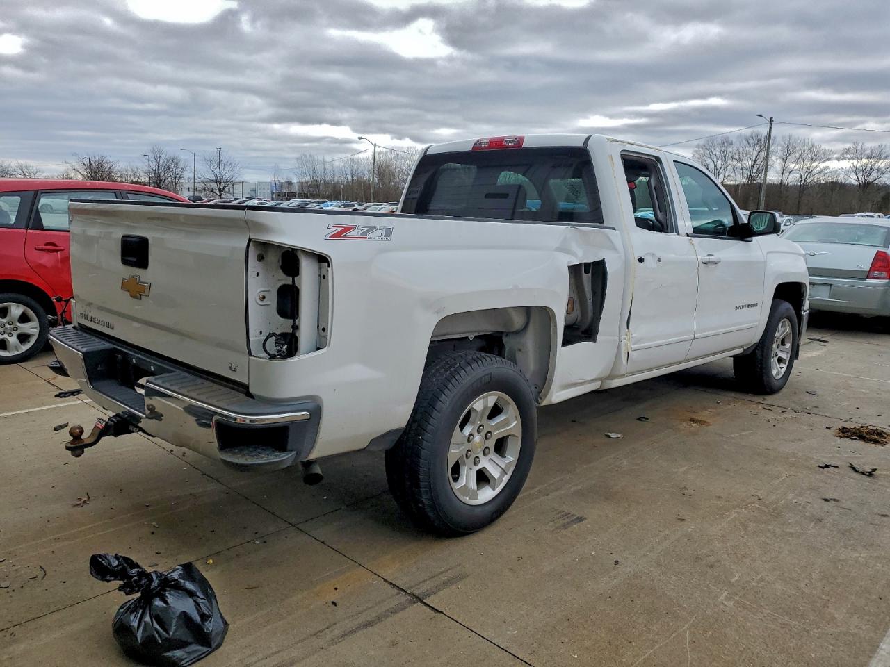 2015 CHEVROLET SILVERADO K1500 LT photo 3