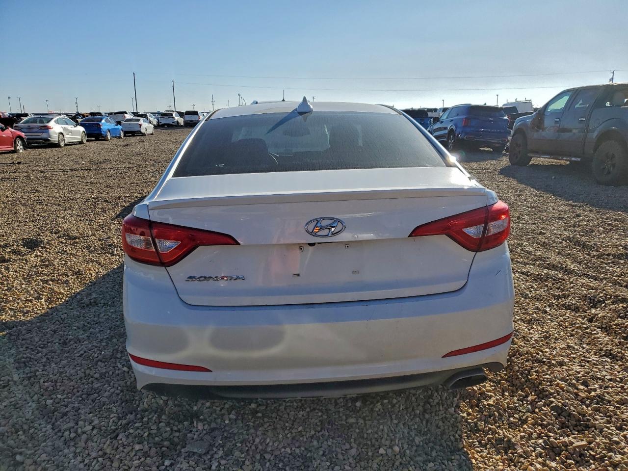 2015 HYUNDAI SONATA SE photo 11