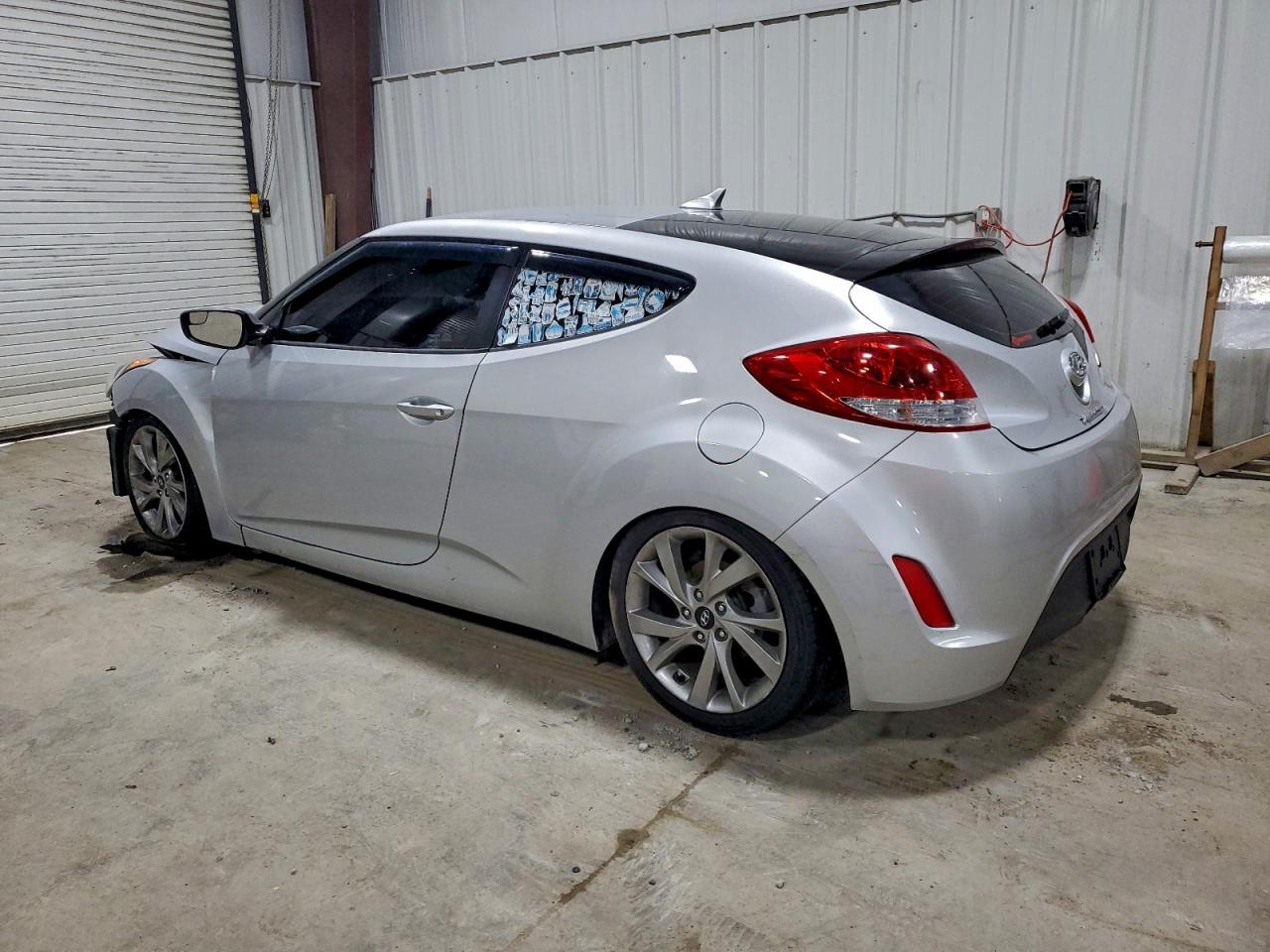 2016 HYUNDAI VELOSTER BASE photo 2