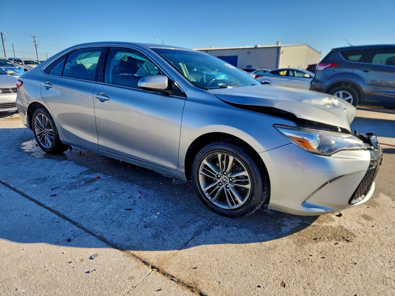2015 TOYOTA CAMRY SE photo 4