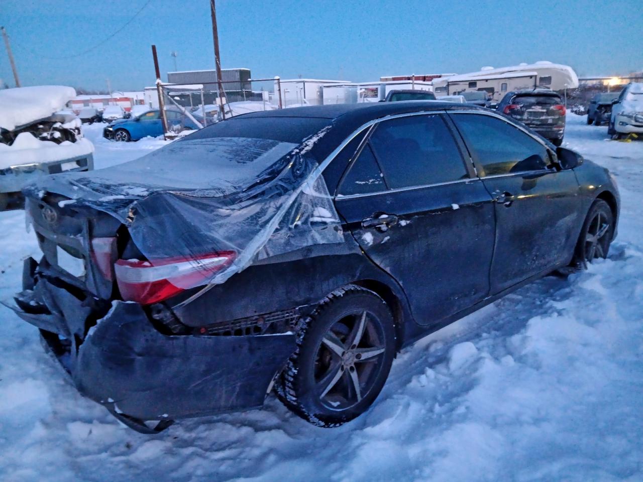 2017 TOYOTA CAMRY LE photo 5