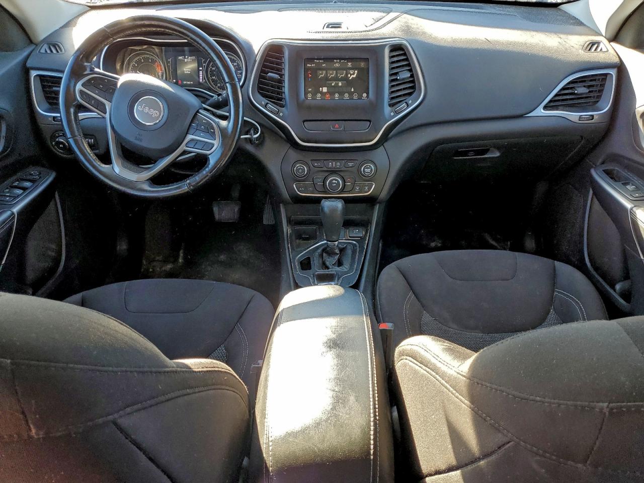 2019 JEEP CHEROKEE LATITUDE photo 22