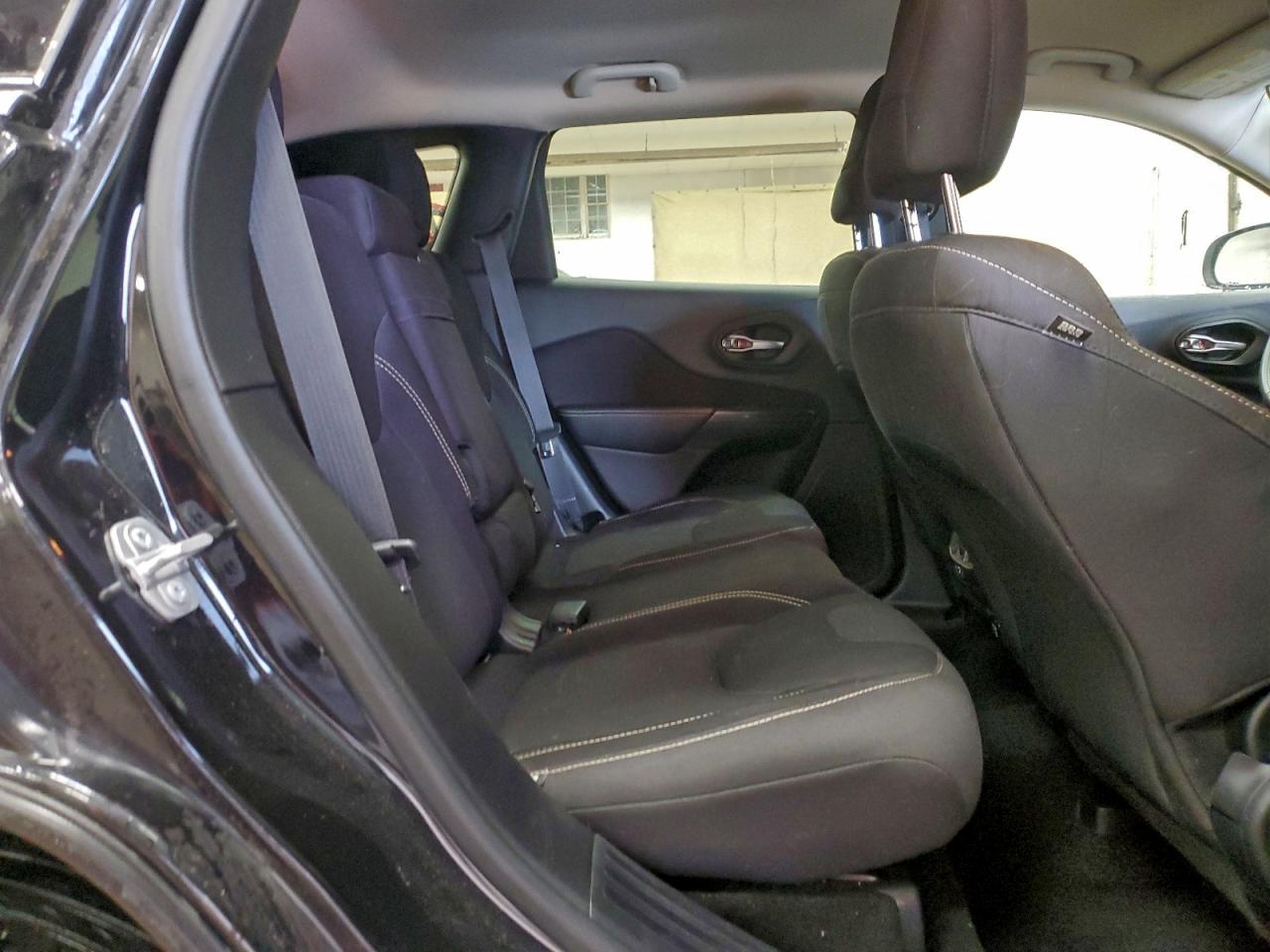 2015 JEEP CHEROKEE LATITUDE photo 31