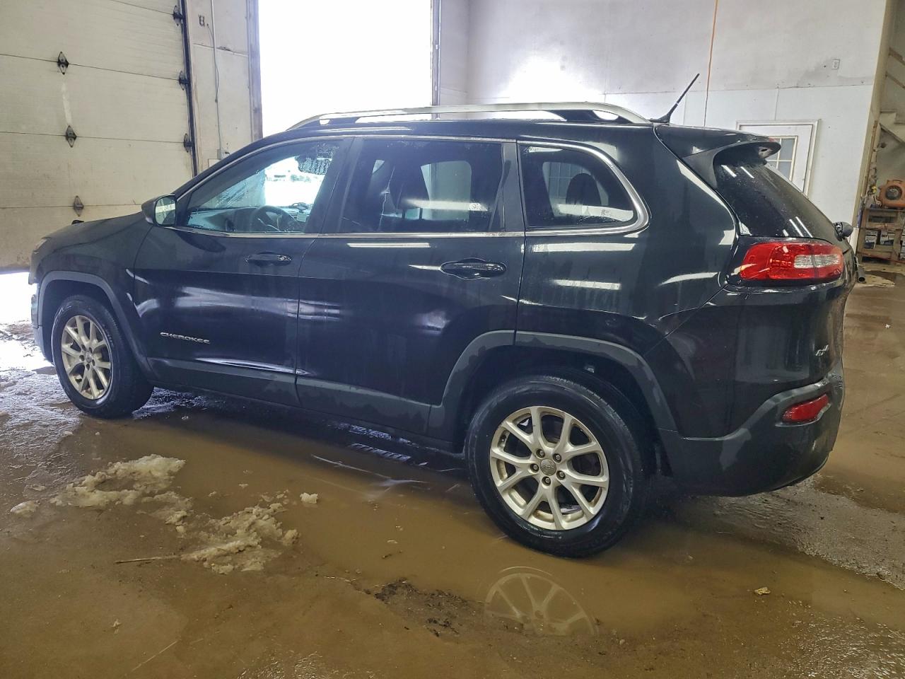 2015 JEEP CHEROKEE LATITUDE photo 4