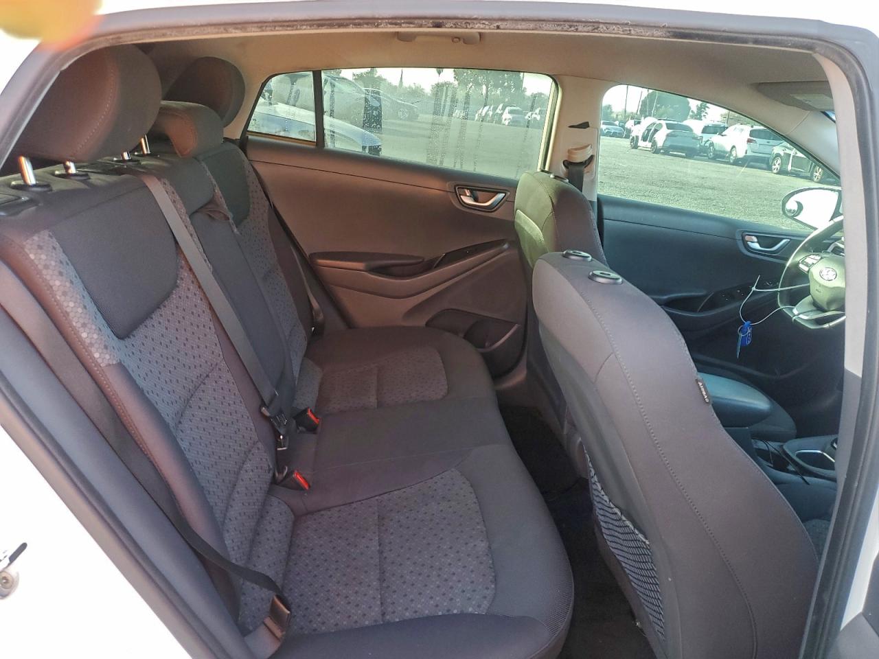 2018 HYUNDAI IONIQ SEL photo 19