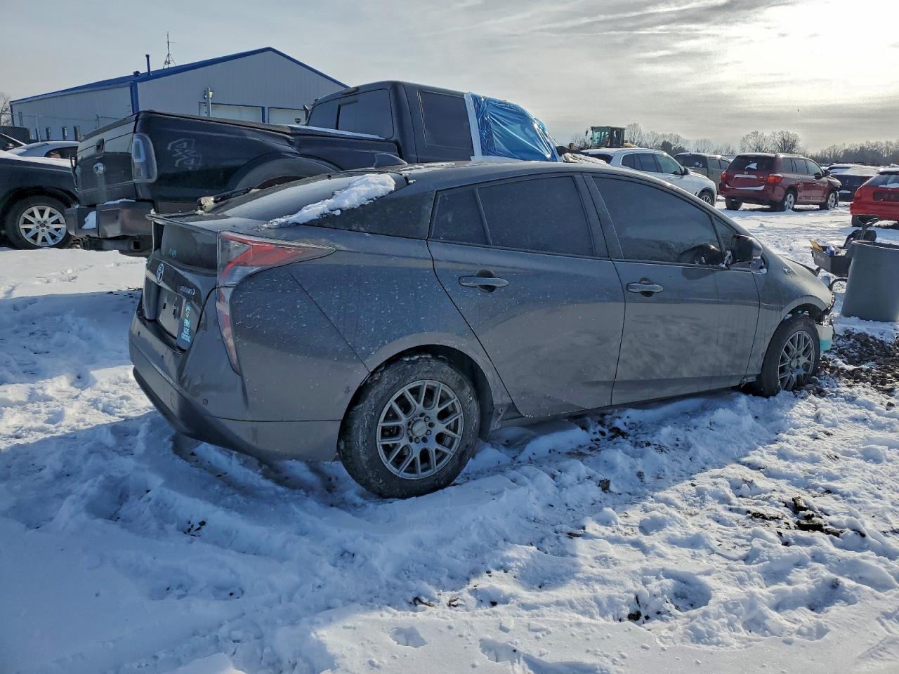 2016 TOYOTA PRIUS photo 5