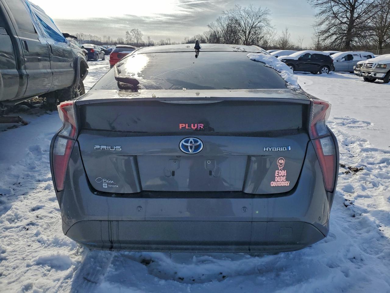 2016 TOYOTA PRIUS photo 11
