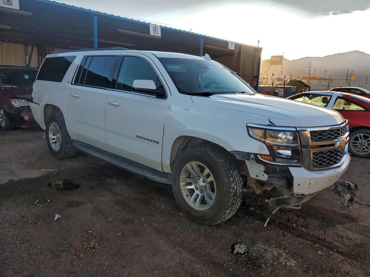 2018 CHEVROLET SUBURBAN K1500 LT photo 10