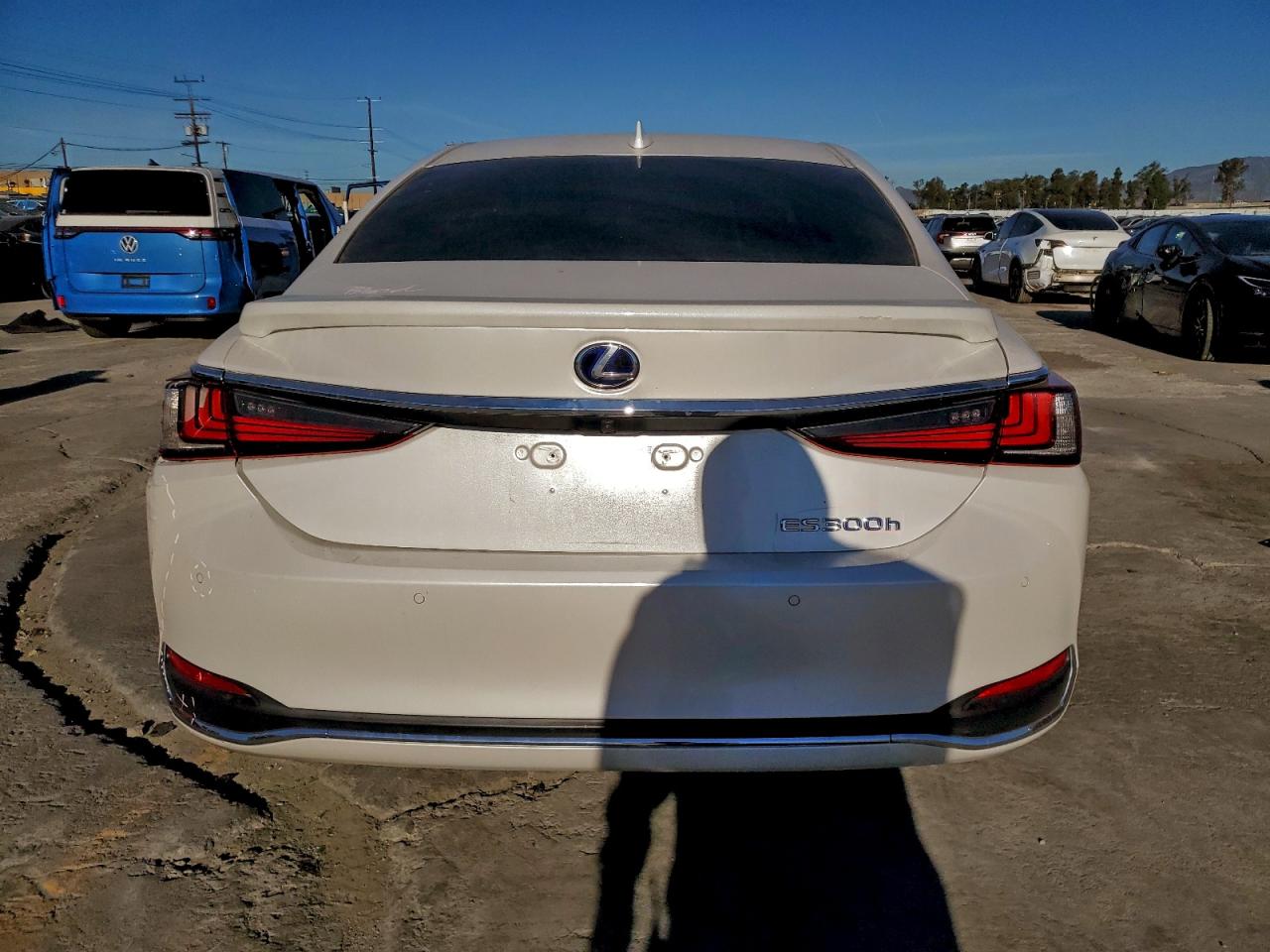 2021 LEXUS ES 300H photo 6