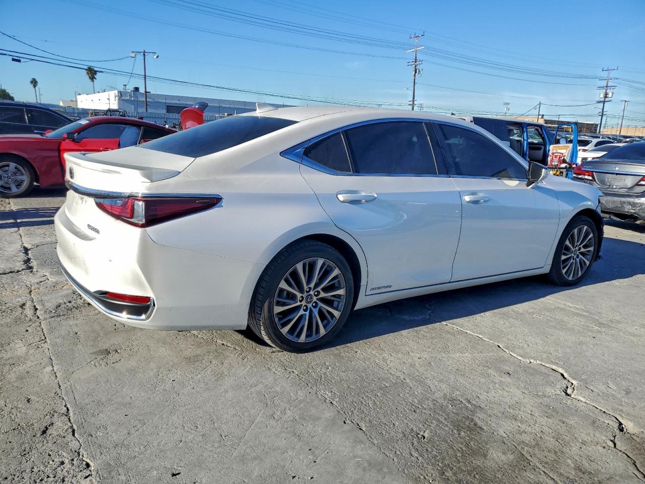 2021 LEXUS ES 300H photo 3