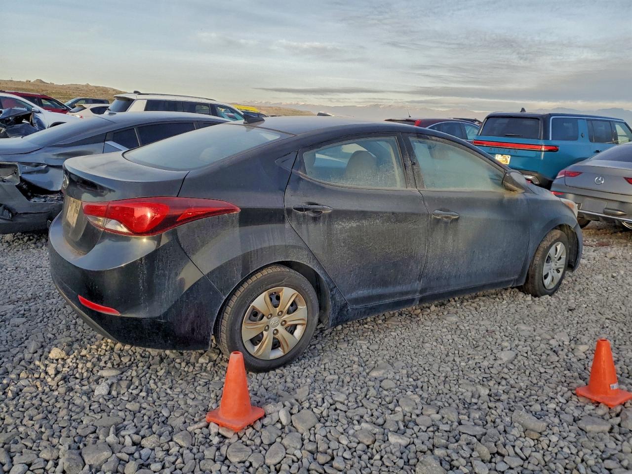 2016 HYUNDAI ELANTRA SE photo 7