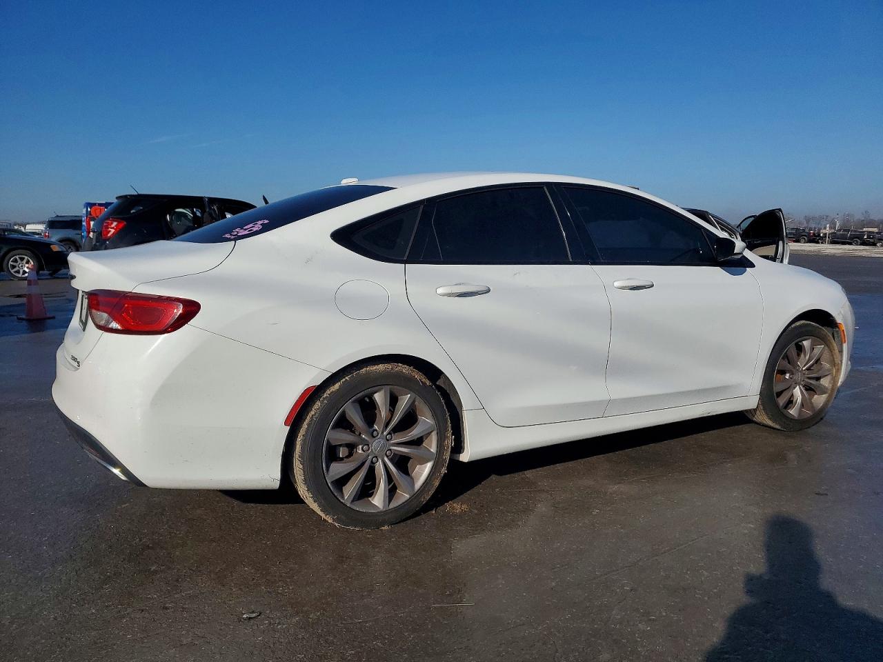2015 CHRYSLER 200 S photo 3