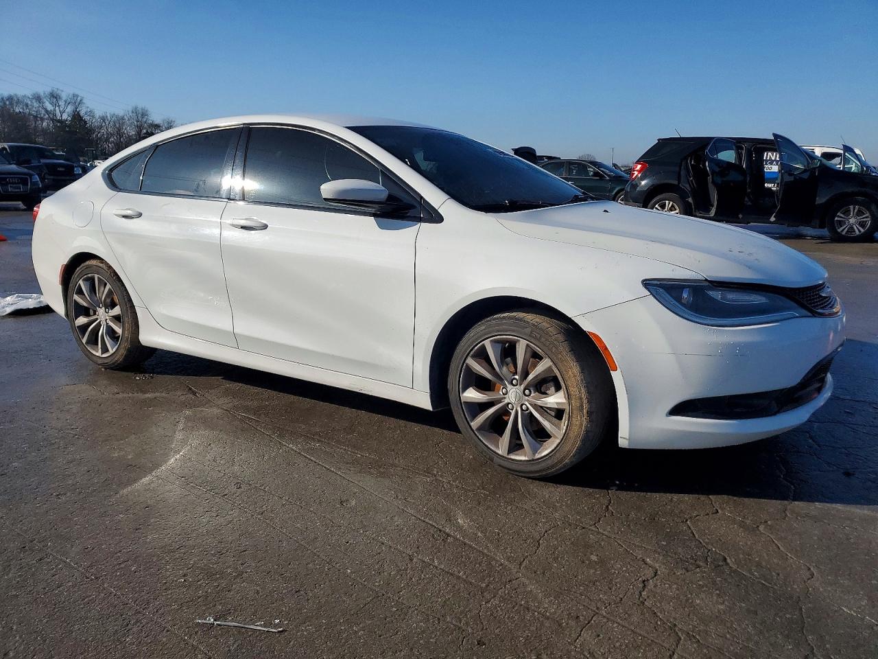 2015 CHRYSLER 200 S photo 4