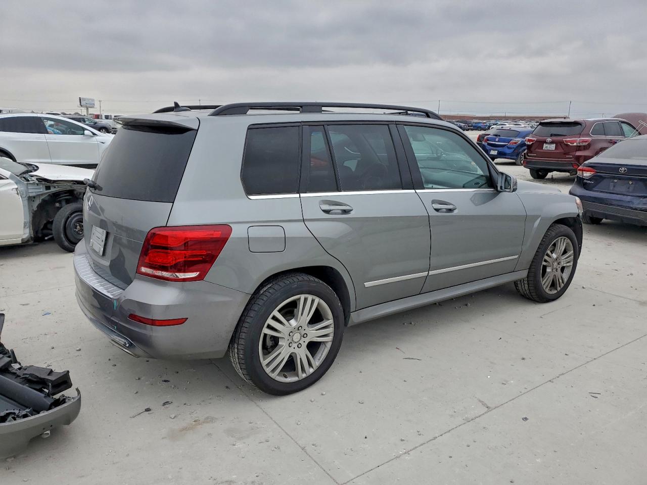 2015 MERCEDES-BENZ GLK 350 photo 3