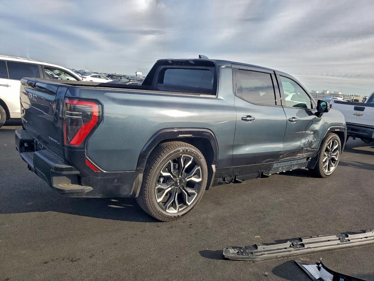 2025 GMC SIERRA DENALI photo 3