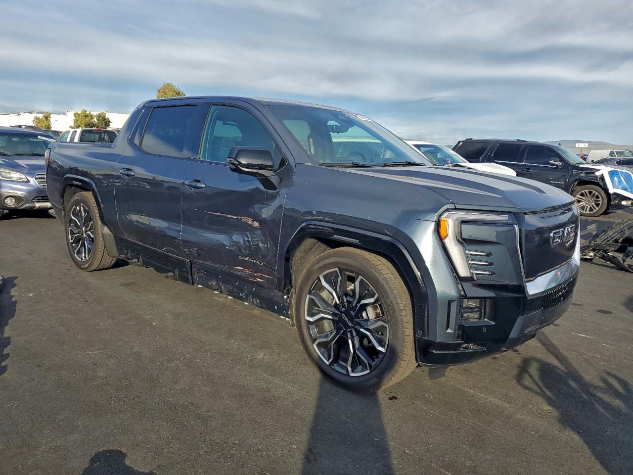 2025 GMC SIERRA DENALI photo 4