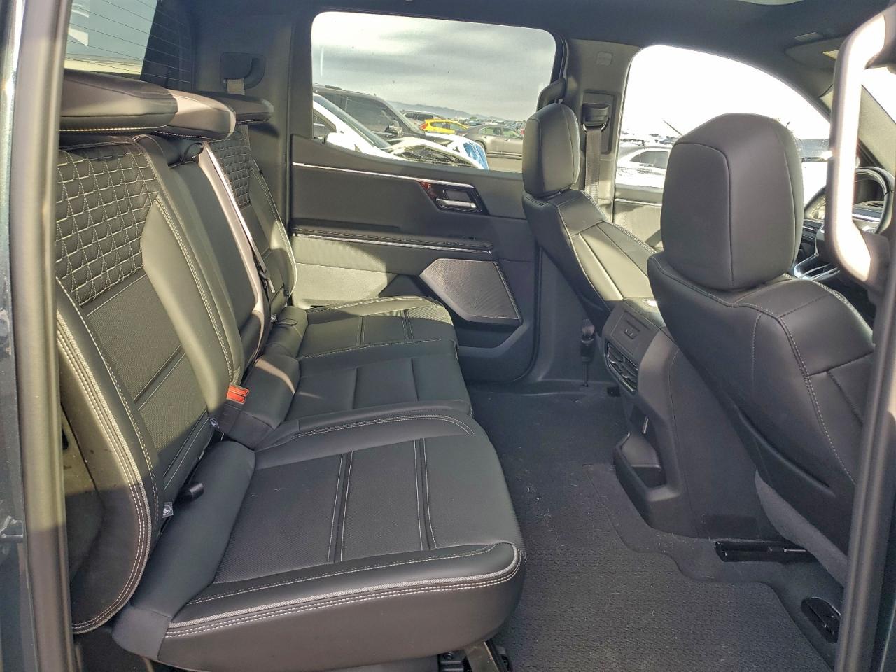 2025 GMC SIERRA DENALI photo 10