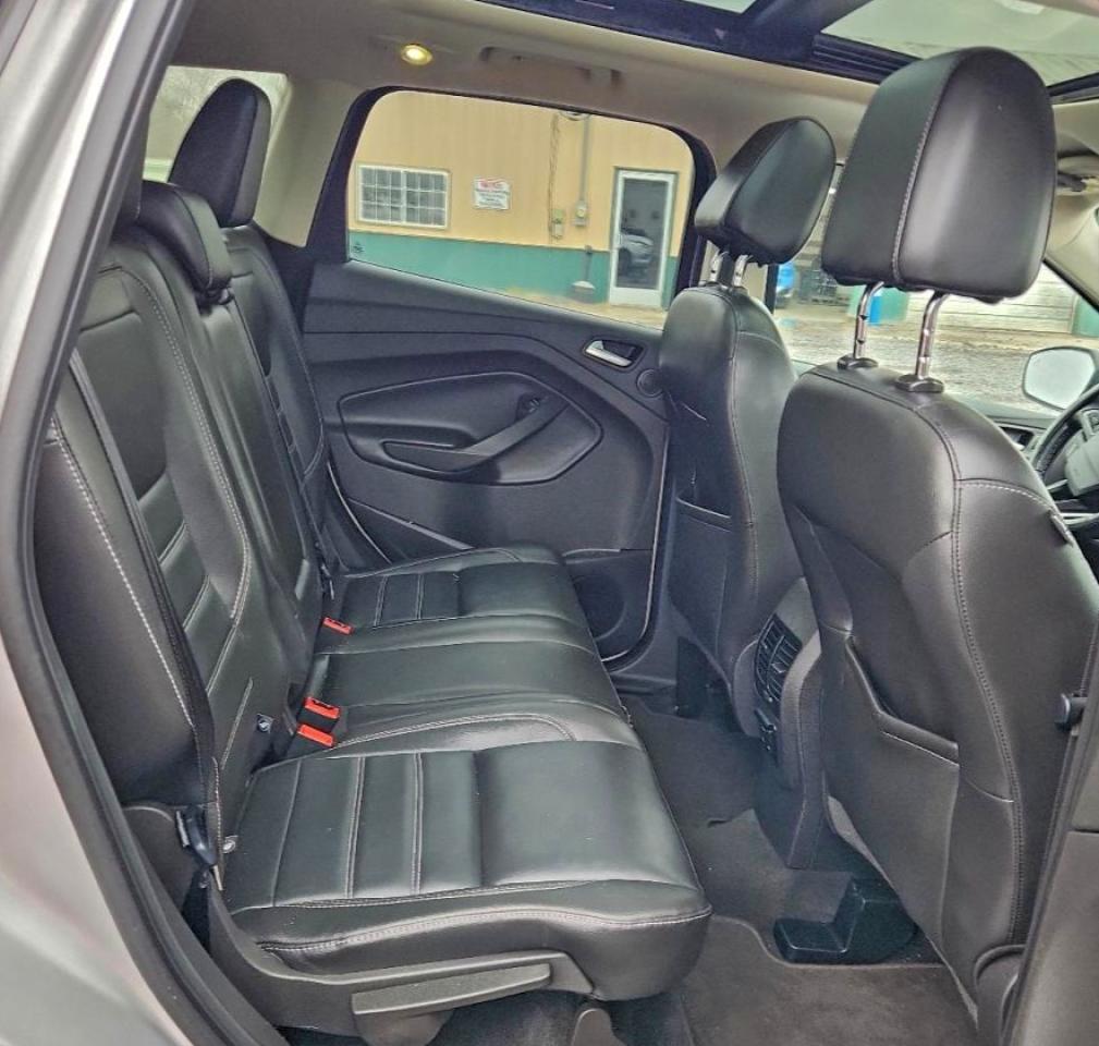 2017 FORD ESCAPE TITANIUM photo 19