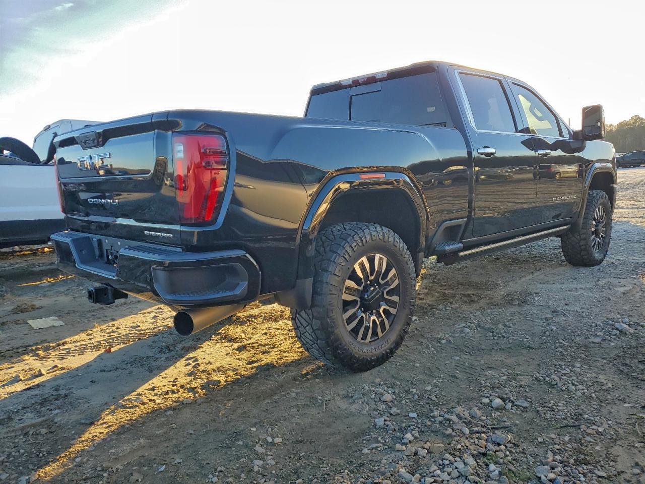 2025 GMC SIERRA K2500 DENALI ULTIMATE photo 5