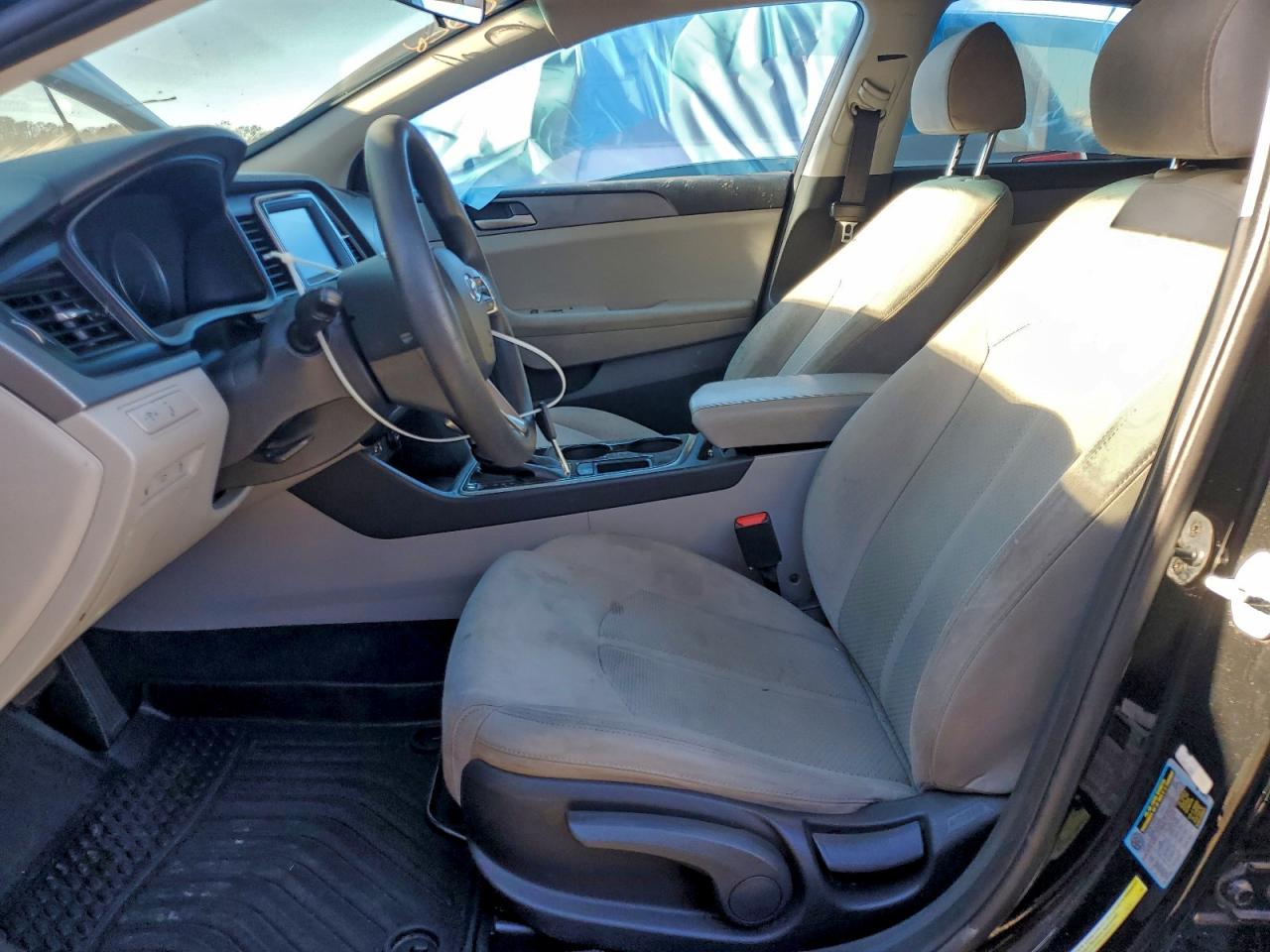 2018 HYUNDAI SONATA SE photo 19