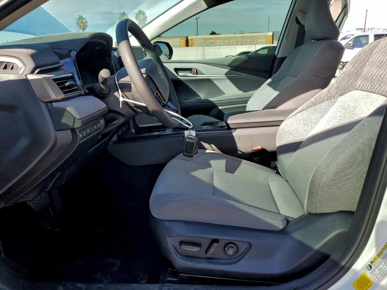 2025 TOYOTA CAMRY XSE photo 7