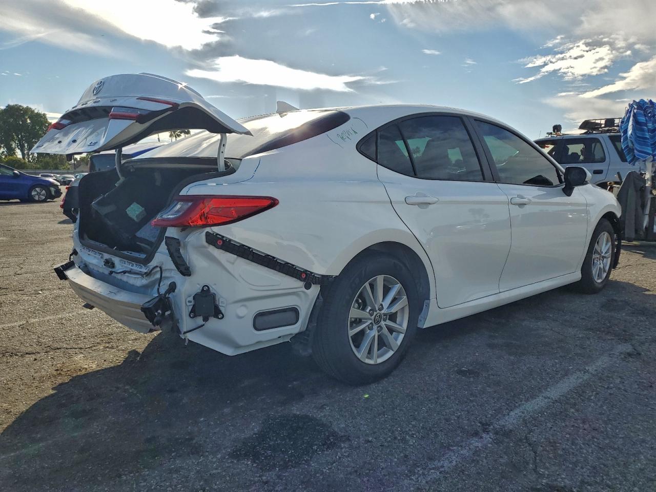 2025 TOYOTA CAMRY XSE photo 3