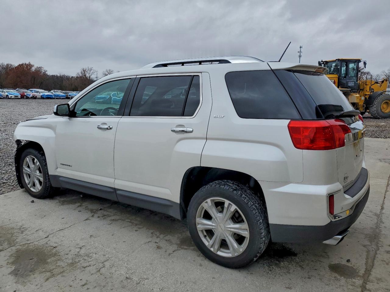 2017 GMC TERRAIN SLT photo 3