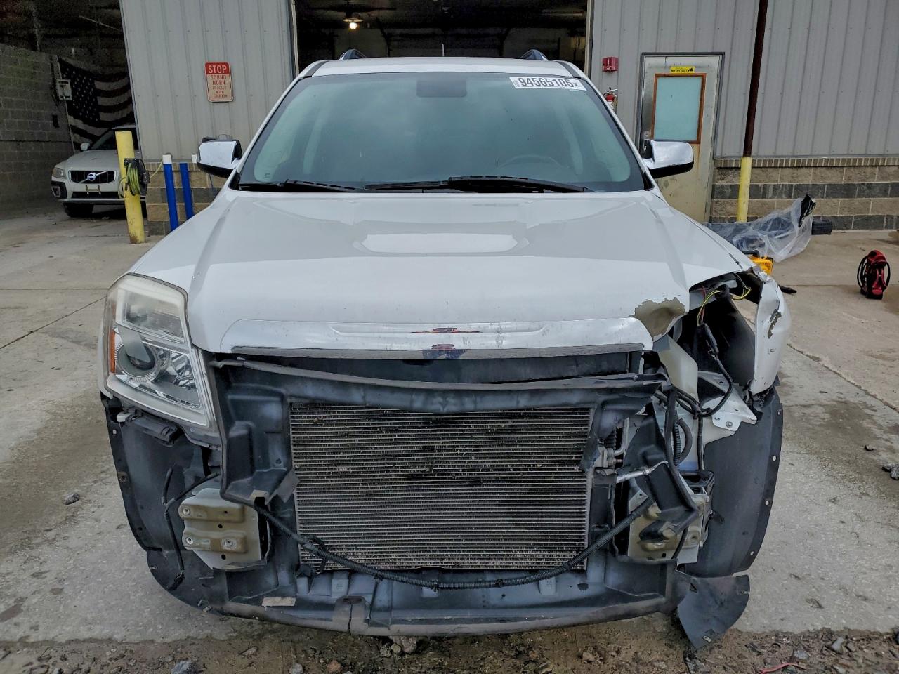 2017 GMC TERRAIN SLT photo 9