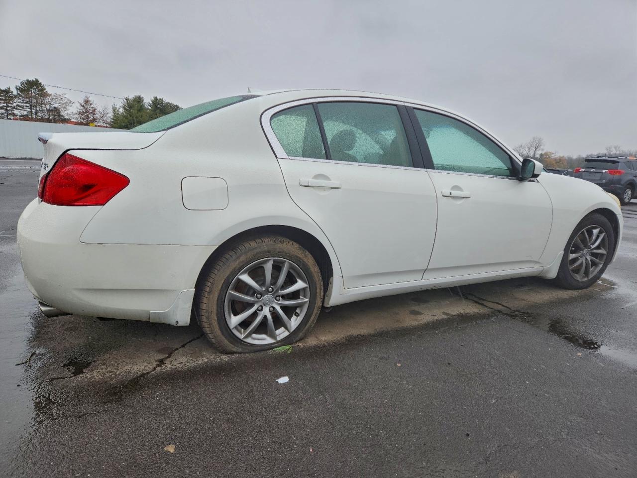 2009 INFINITI G37 photo 5