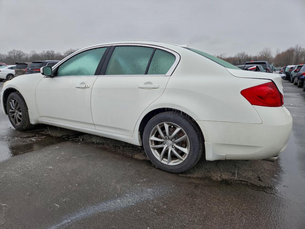 2009 INFINITI G37 photo 3