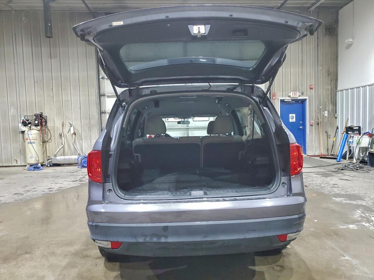 2016 HONDA PILOT EX photo 6