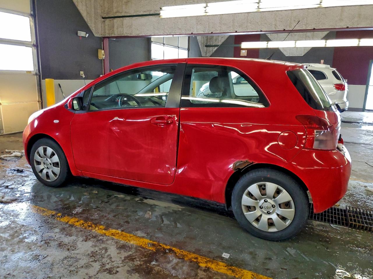 2008 TOYOTA YARIS photo 2