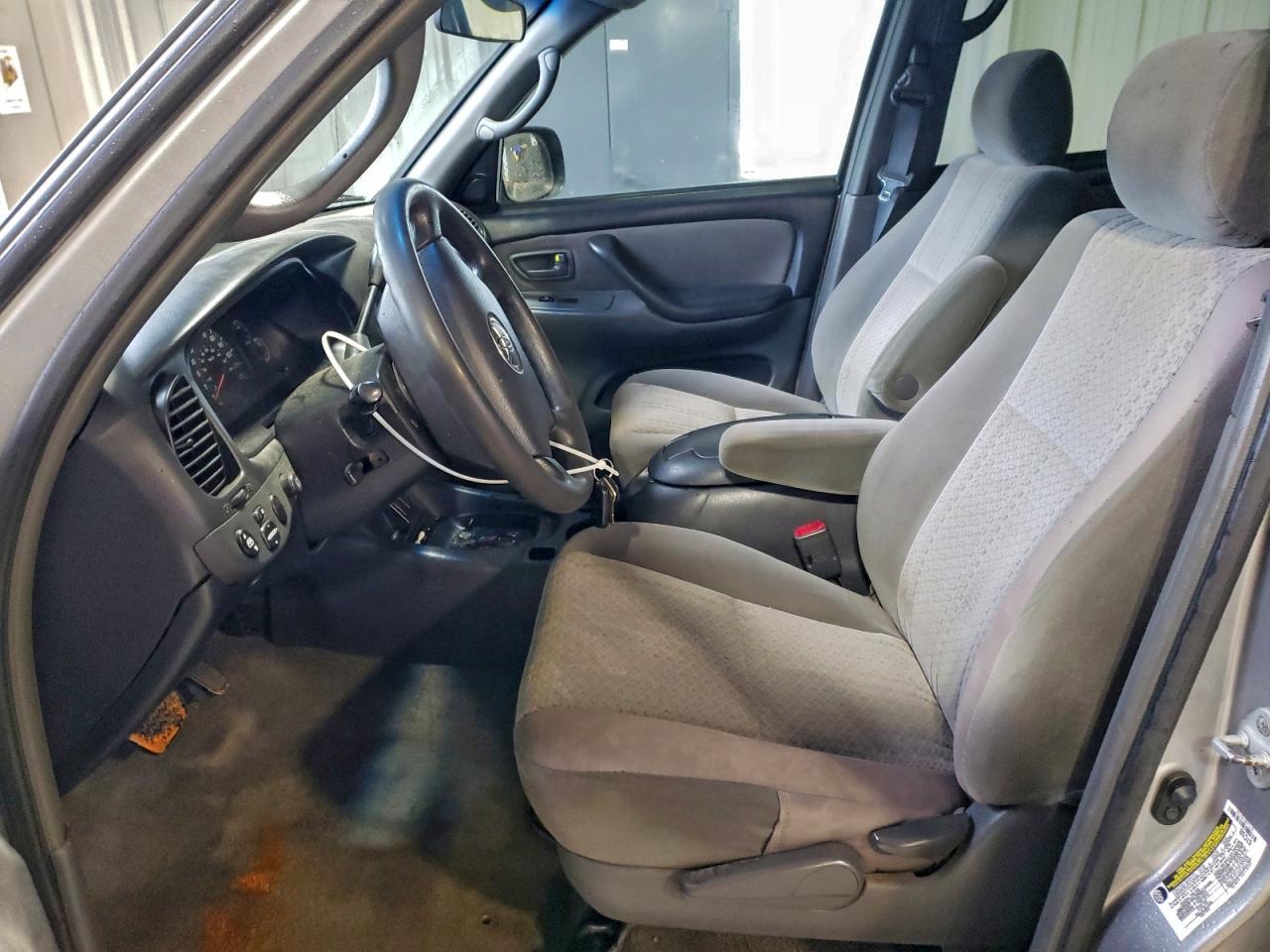 2006 TOYOTA TUNDRA photo 13