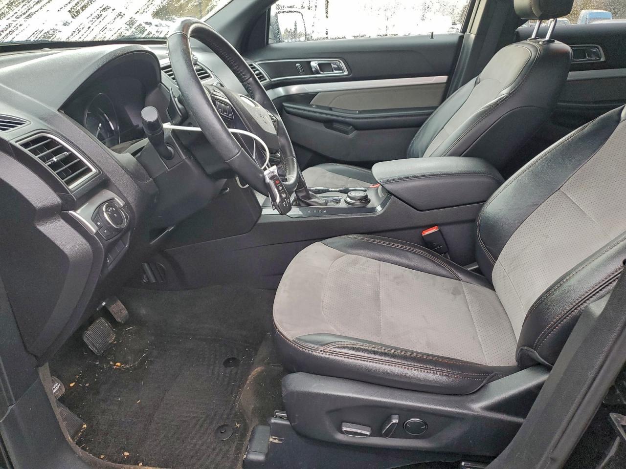 2017 FORD EXPLORER XLT photo 7