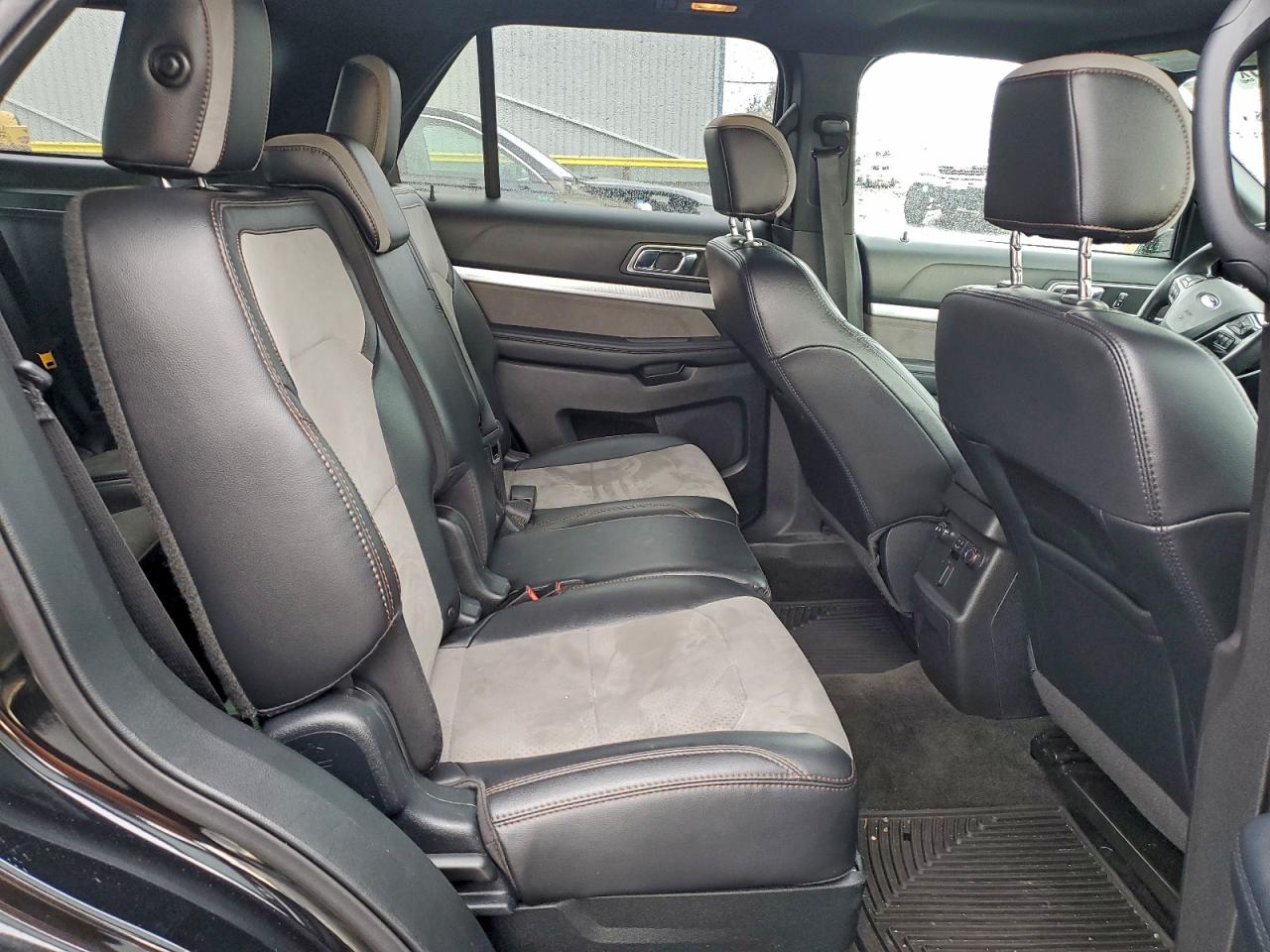 2017 FORD EXPLORER XLT photo 11